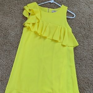 Yellow short dress with ruffles